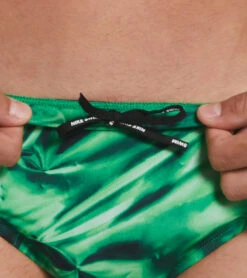 Nike Men's Solar Rise Brief Swimsuit 28 Nike Men's Solar Rise Brief Swimsuit -Swimming Equipment Shop 8642522808488 courtgreen 5a