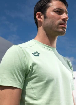 Arena Unisex Team Panel Short Sleeve T-Shirt -Swimming Equipment Shop 8642710143144 lightgreen 9a