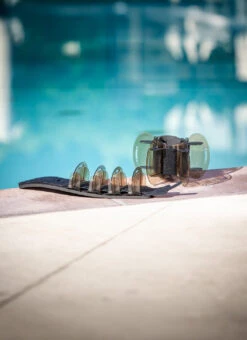 Hydrorevolution Aqualogix MEDIUM Resistance Fin/Cuff -Swimming Equipment Shop 8650067017896 smoke 3a