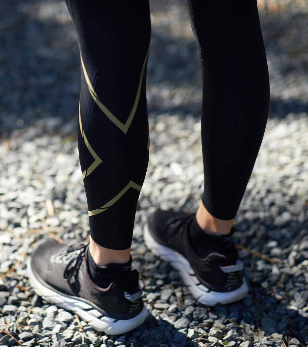 2XU Women's Light Speed Mid-Rise Compression Tight 11 2XU Women's Light Speed Mid-Rise Compression Tight - Image 9