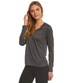 SwimOutlet Women's Long Sleeve Tech T Shirt -Swimming Equipment Shop 8652132319400 graphiteheather 2a