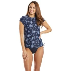 Carve Designs Dawson Front Zip Short Sleeve Rashguard 36 Carve Designs Dawson Front Zip Short Sleeve Rashguard -Swimming Equipment Shop 8662667002024 navyhaku 4a