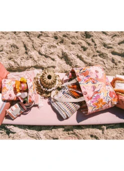 ALOHA X L Space Lost In The Blooms Dopp Kit -Swimming Equipment Shop 8930200027304 lostintheblooms 3a