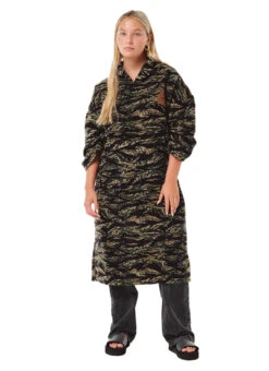 Slowtide Major Everyday Chilling Fleece Poncho -Swimming Equipment Shop 8934465142952 multi 1a