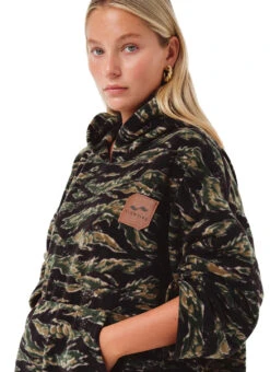 Slowtide Major Everyday Chilling Fleece Poncho -Swimming Equipment Shop 8934465142952 multi 3a